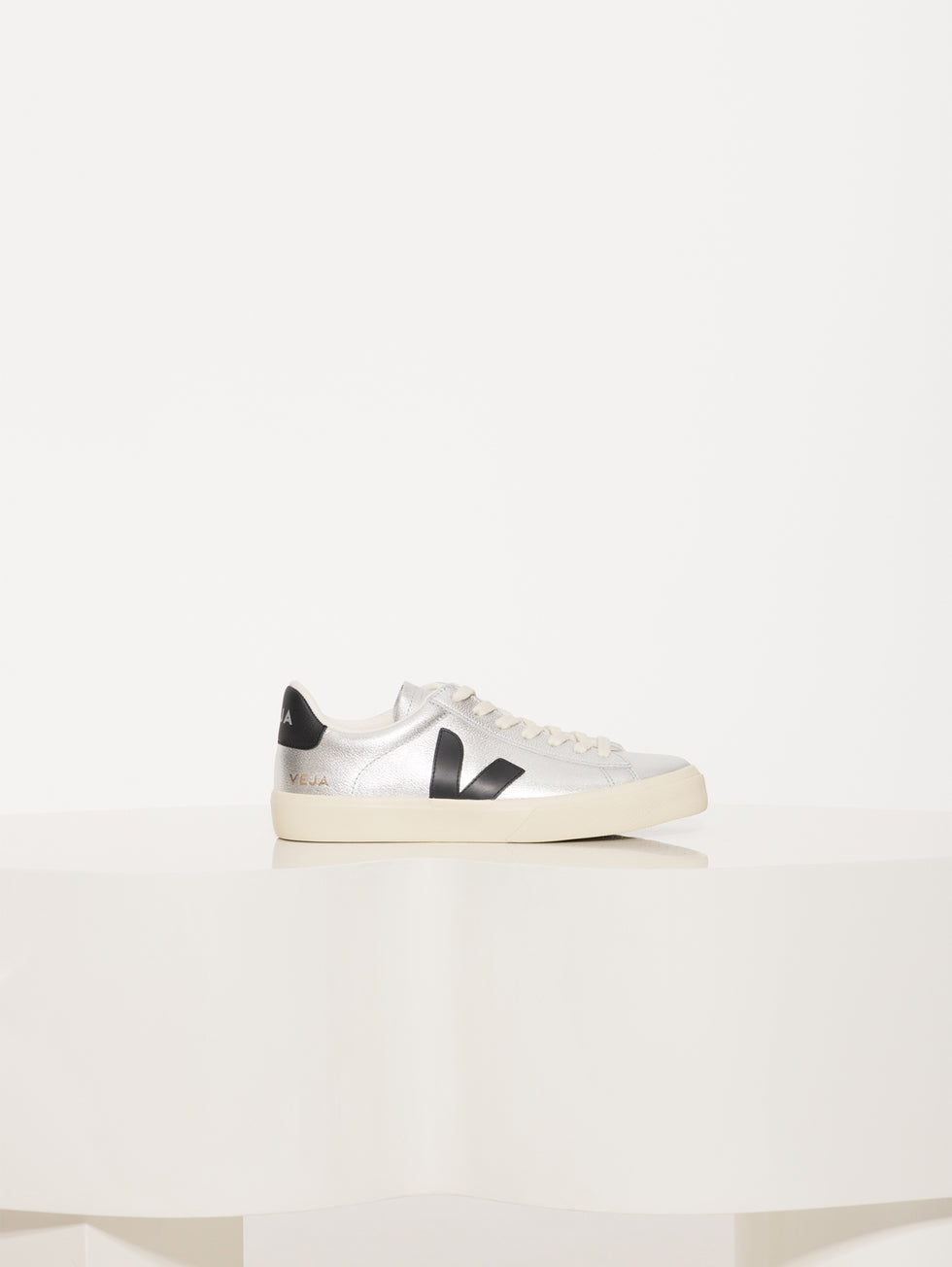 Zapatilla Veja Campo Leather