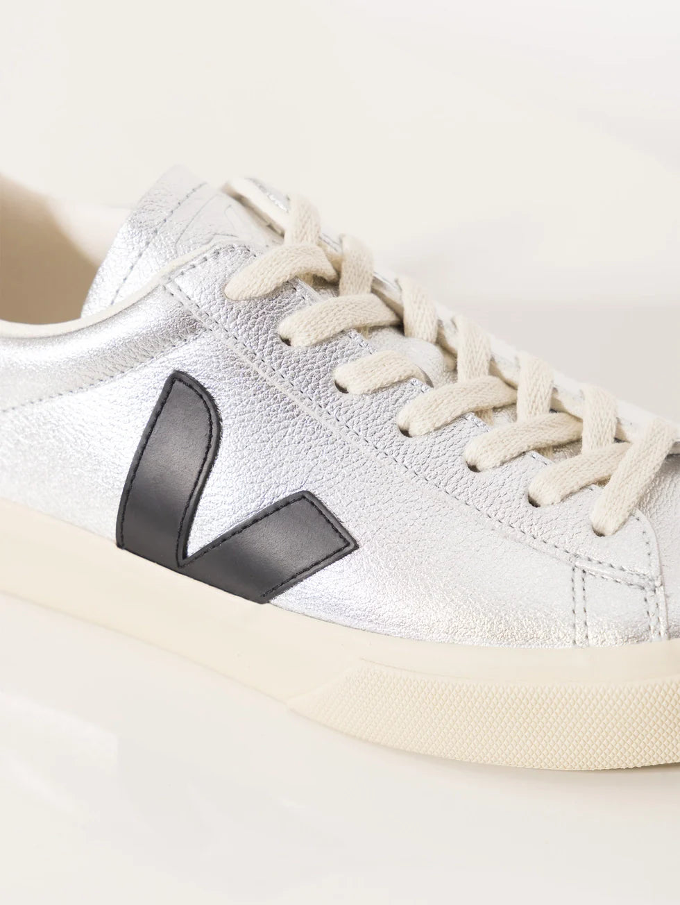 Zapatilla Veja Campo Leather