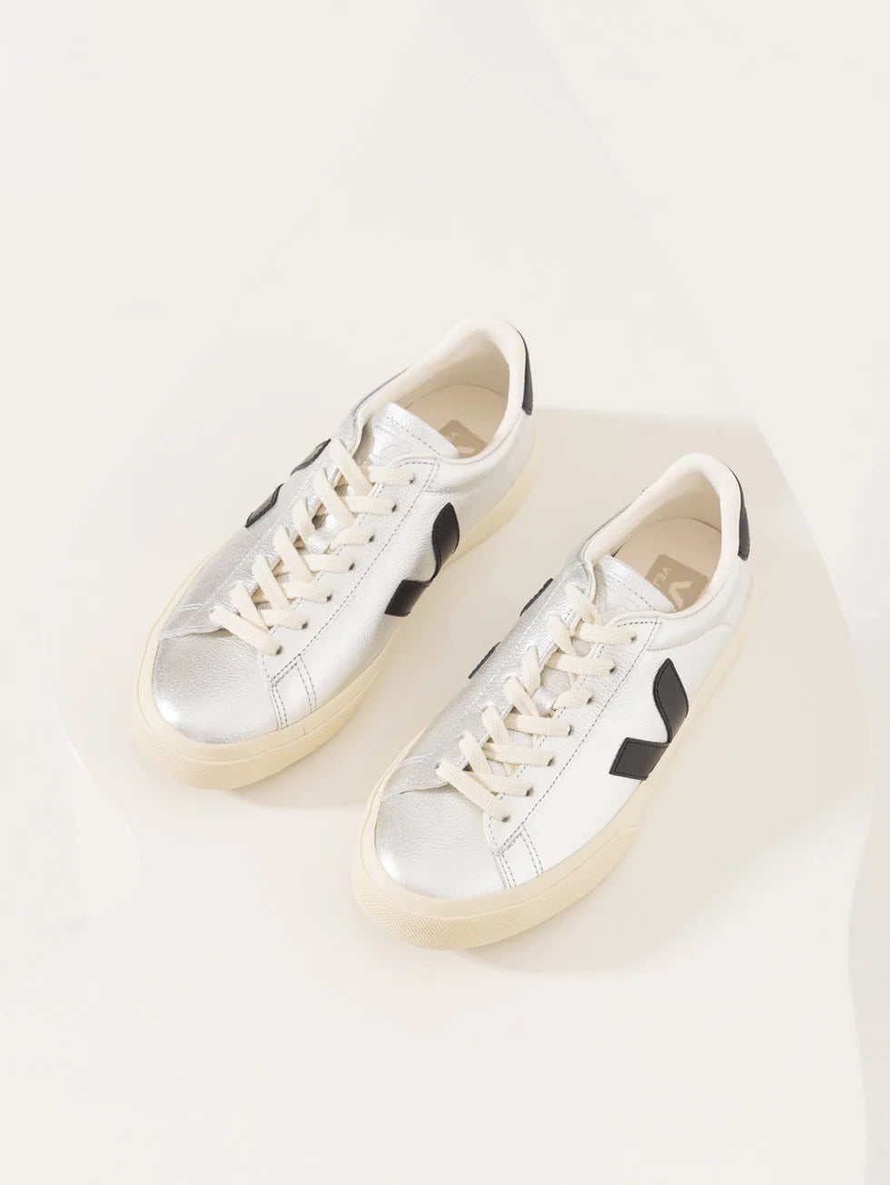 Zapatilla Veja Campo Leather