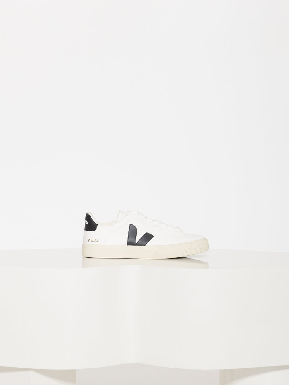 Zapatilla Veja Campo Leather