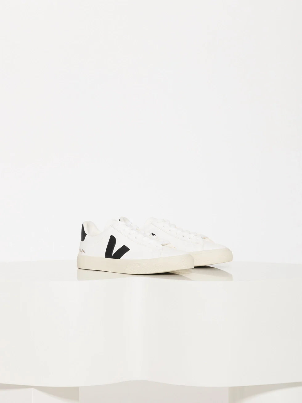 Zapatilla Veja Campo Leather