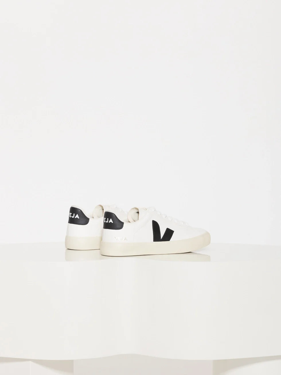 Zapatilla Veja Campo Leather