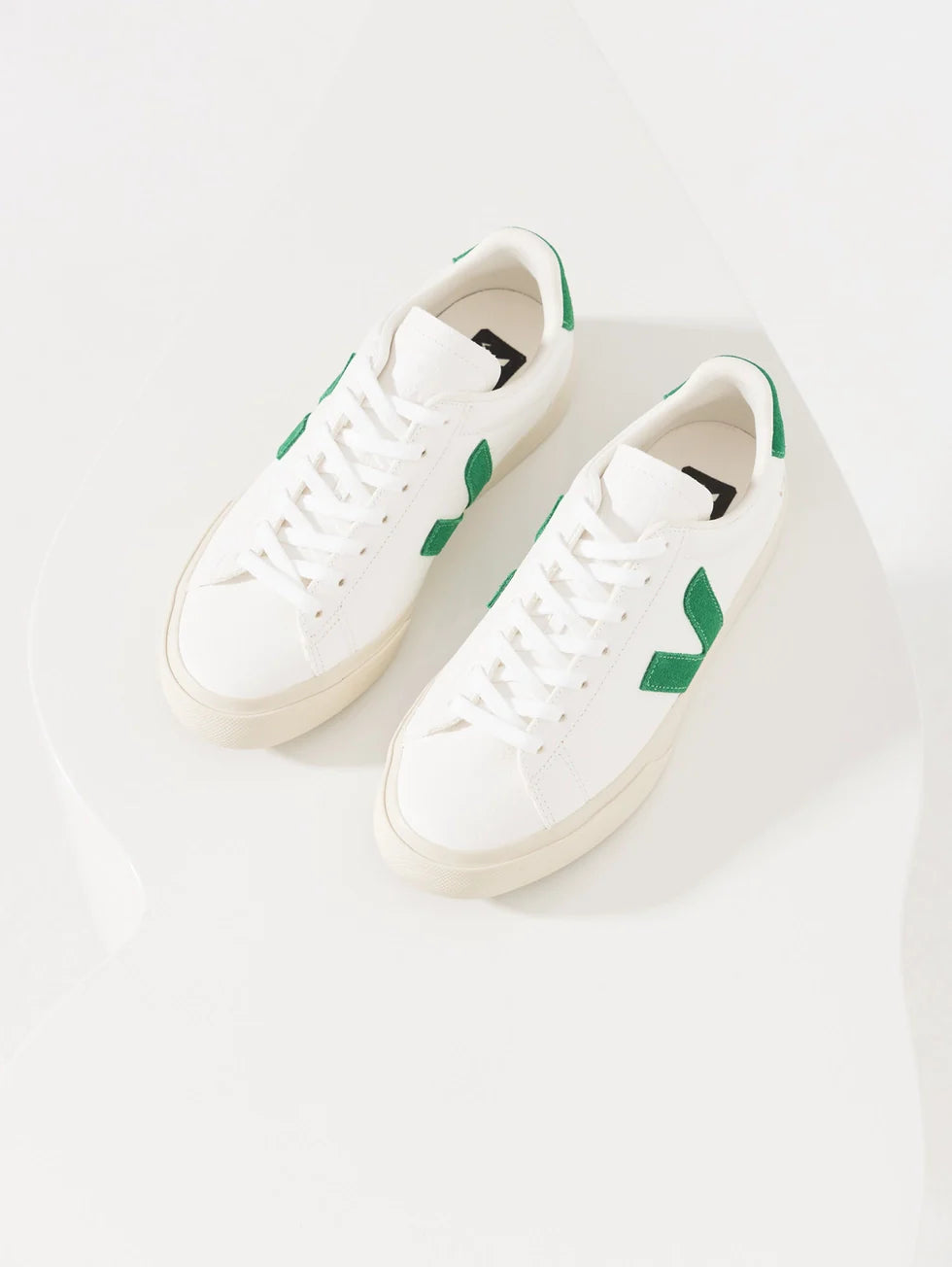 Zapatilla Veja Campo Leather