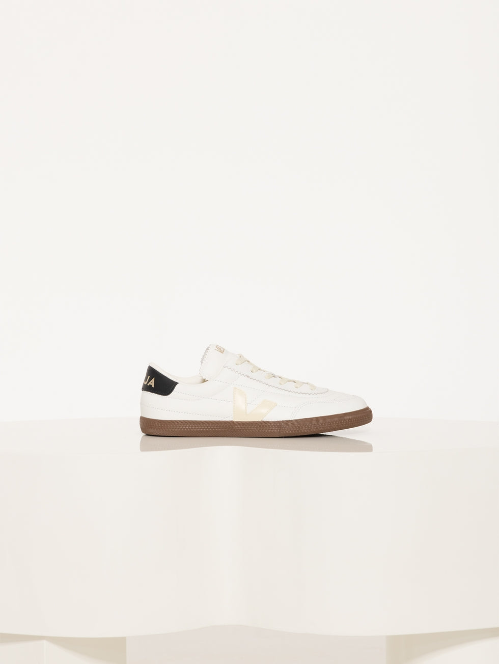 Zapatilla Veja Panenka Leather