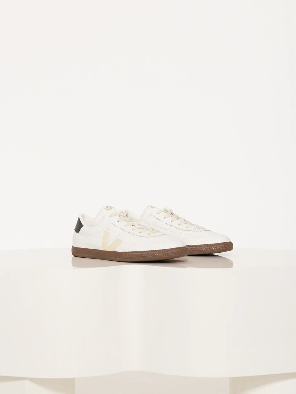 Zapatilla Veja Panenka Leather