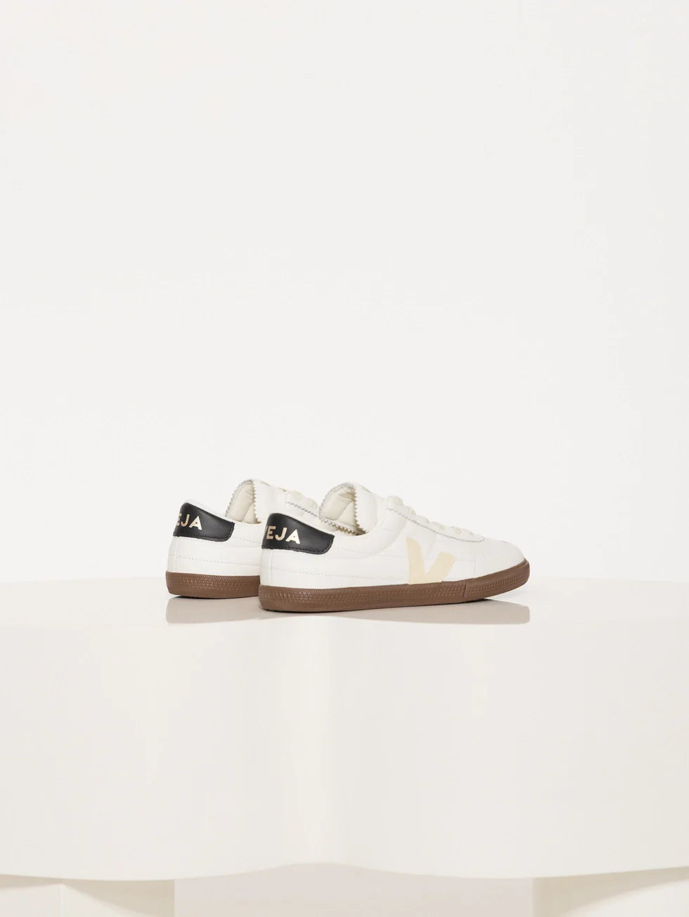 Zapatilla Veja Panenka Leather