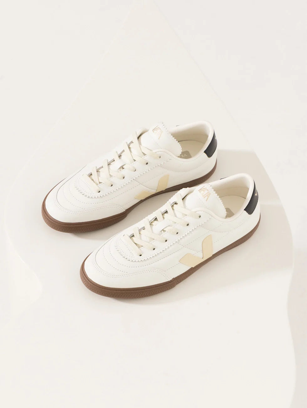 Zapatilla Veja Panenka Leather