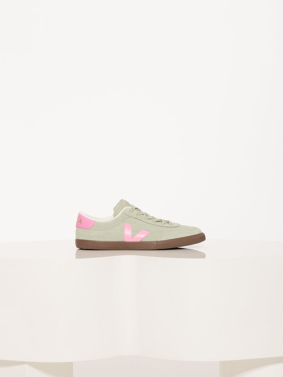 Zapatilla Veja Panenka Suede