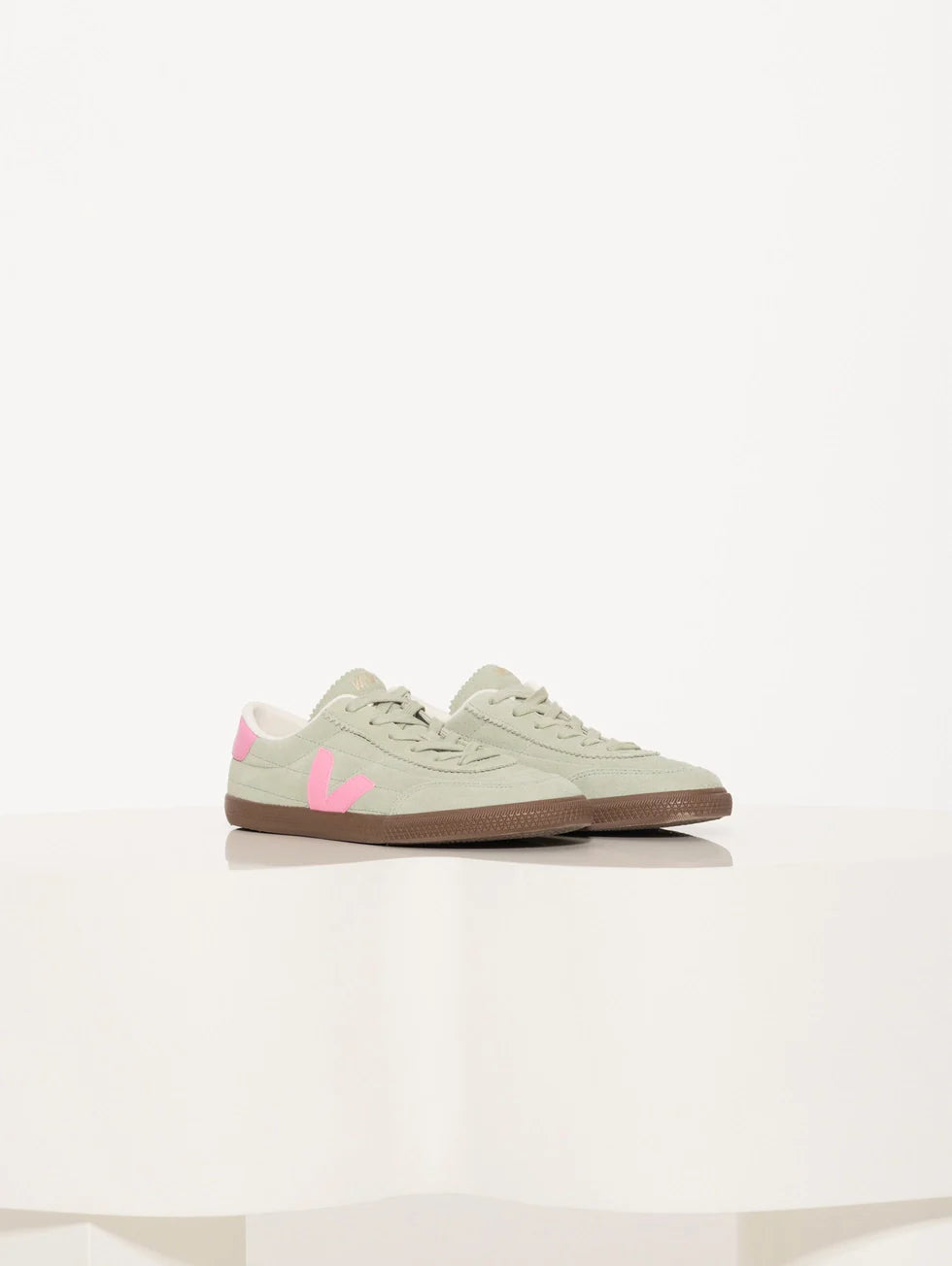 Zapatilla Veja Panenka Suede