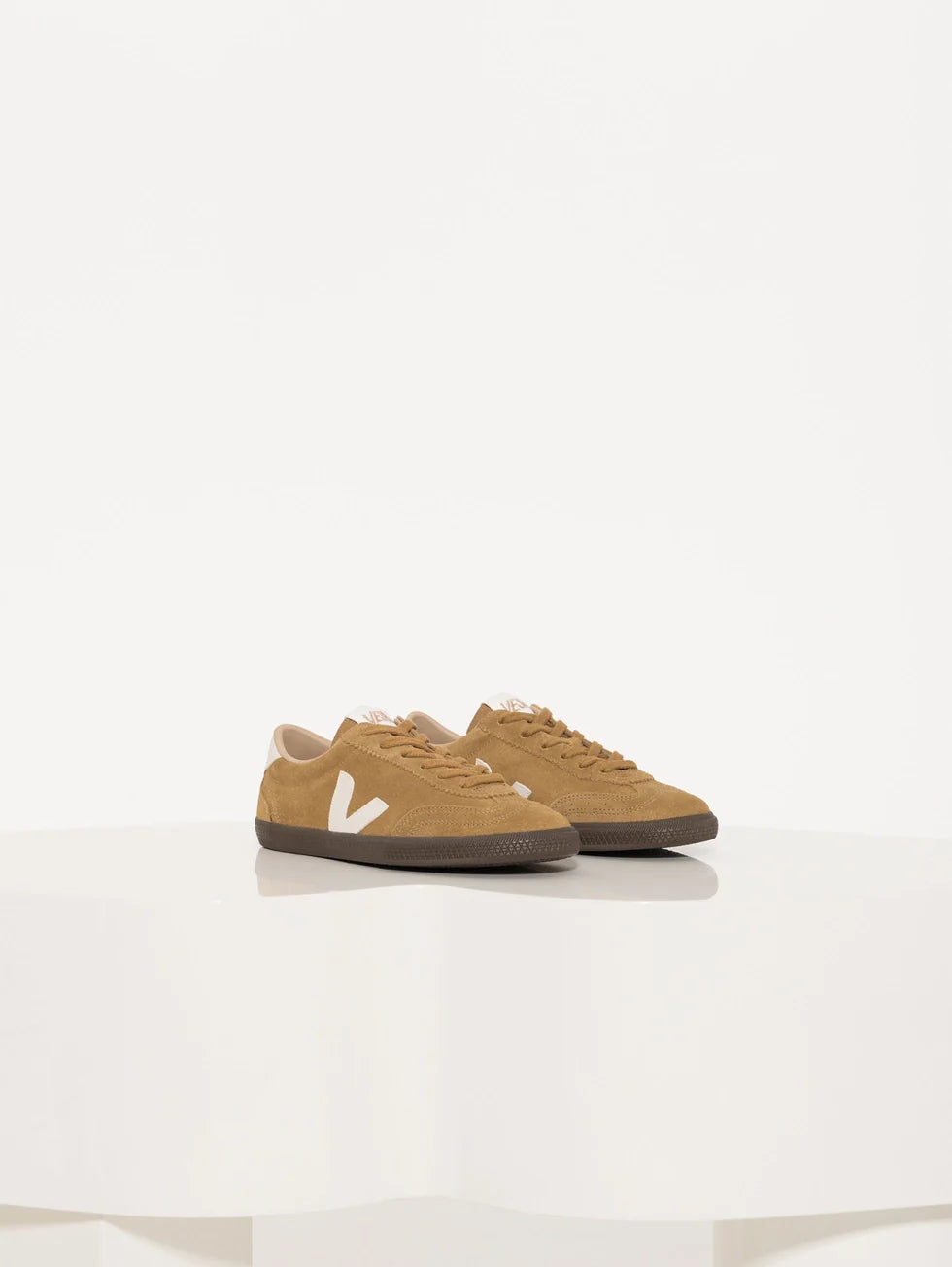 Zapatilla Veja Volley Suede