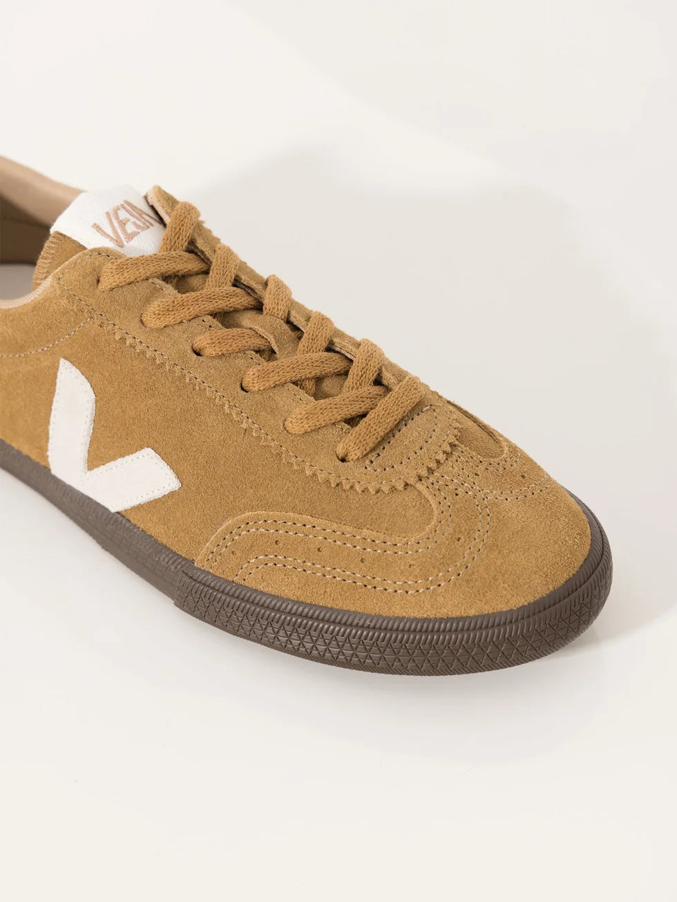 Zapatilla Veja Volley Suede