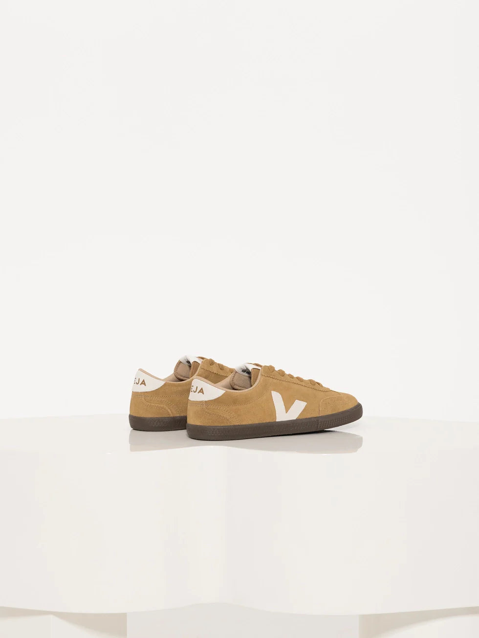 Zapatilla Veja Volley Suede