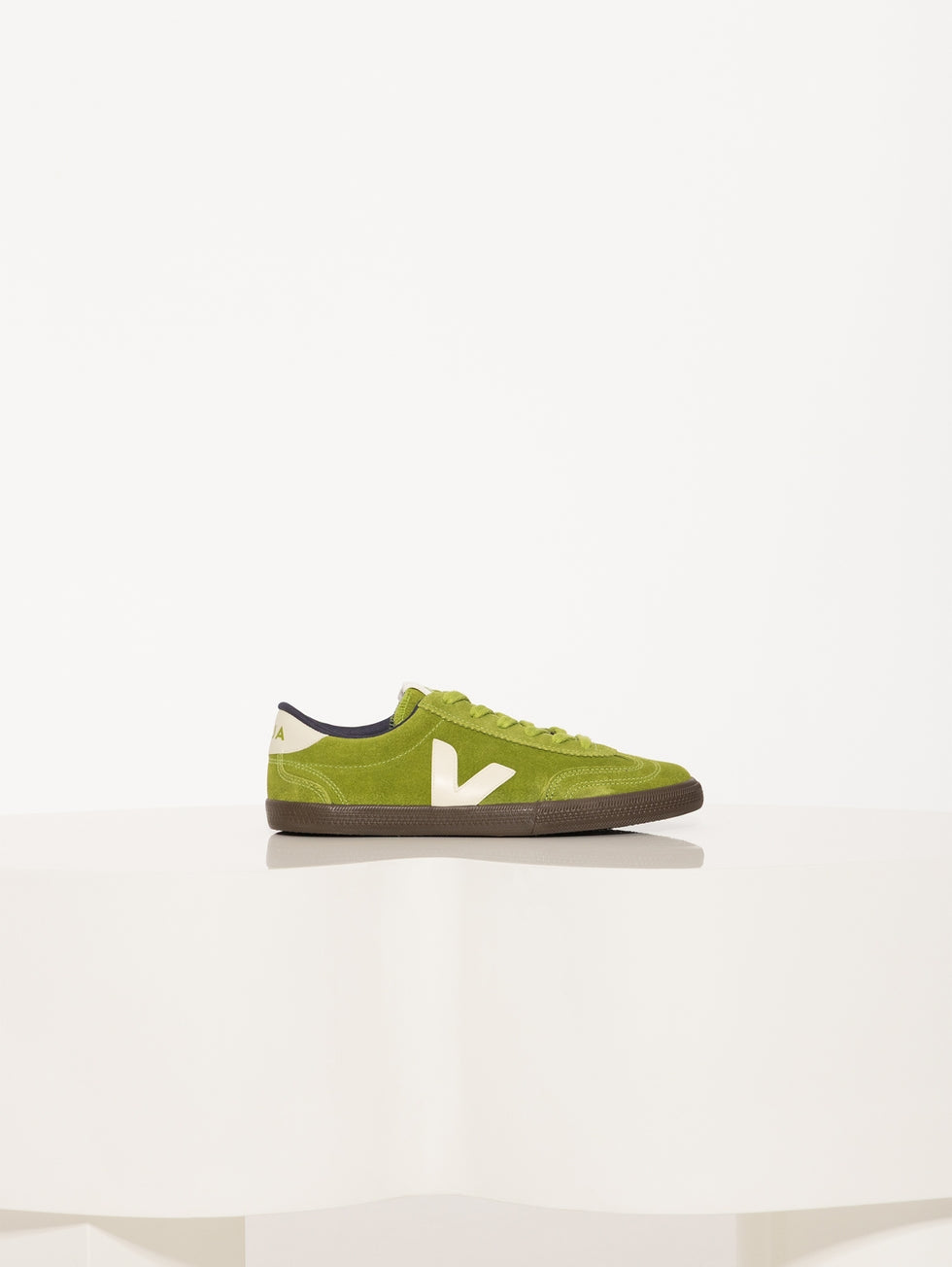 Zapatilla Veja Volley Suede