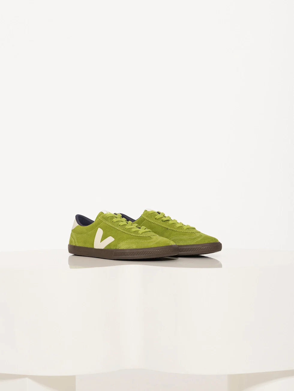 Zapatilla Veja Volley Suede