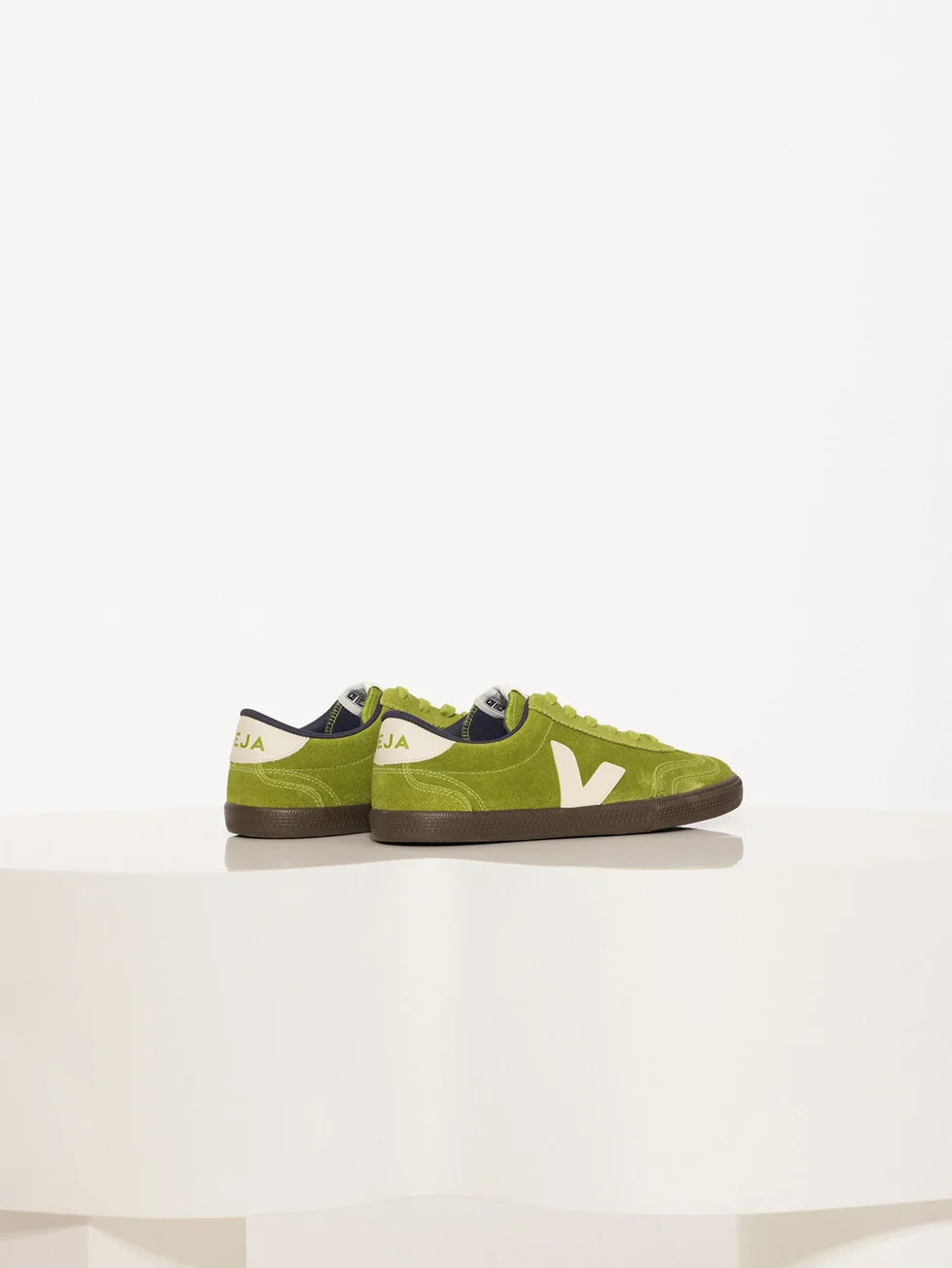 Zapatilla Veja Volley Suede