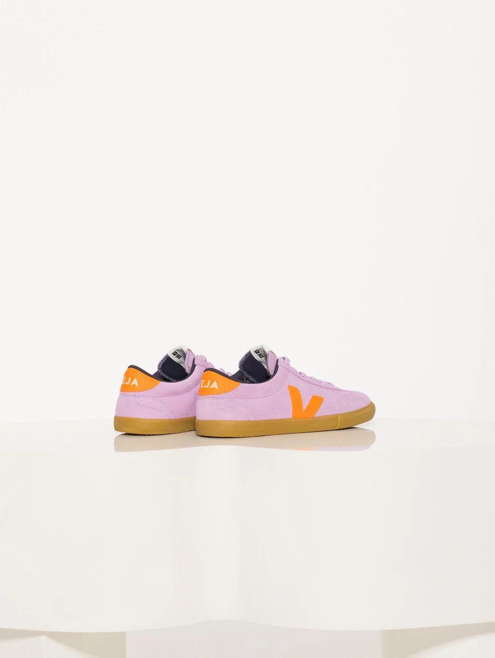 Zapatilla Veja Volley Suede
