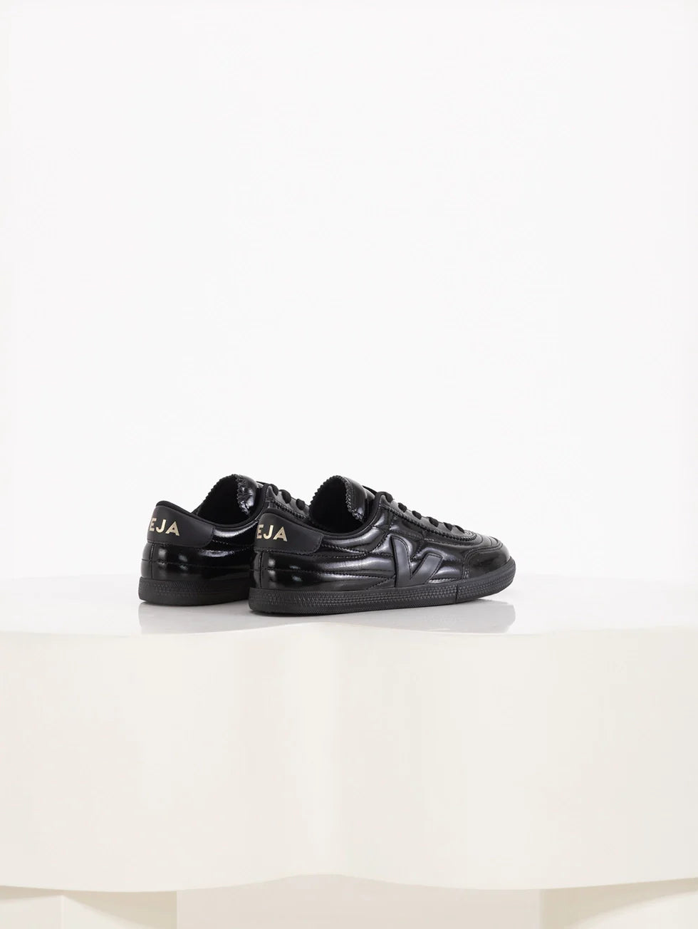 Zapatilla Veja Panenka Leather
