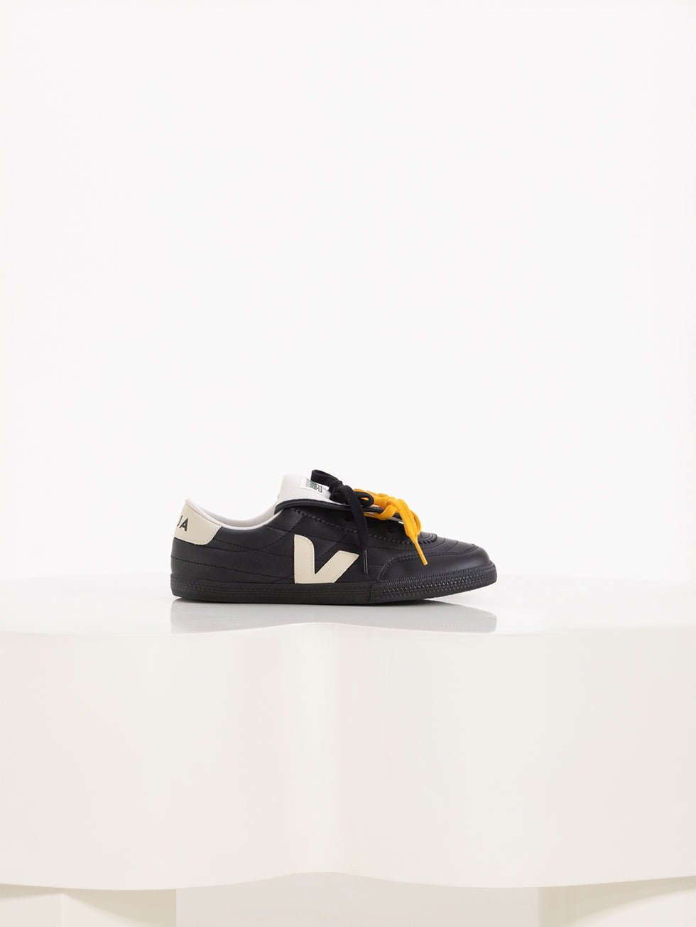 Zapatilla Veja Panenka Leather X Magliano
