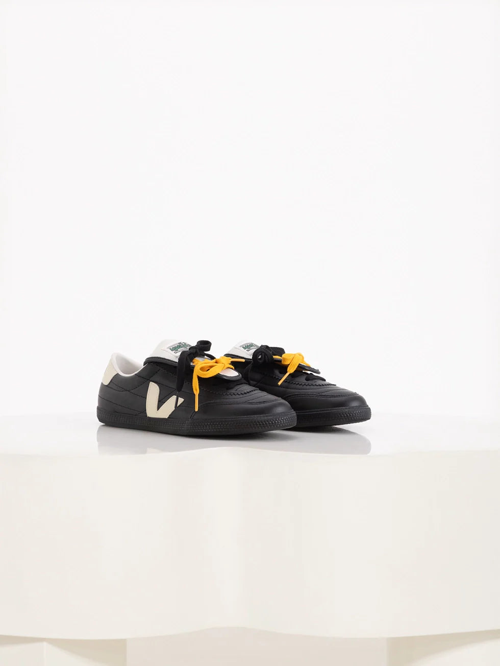 Zapatilla Veja Panenka Leather X Magliano