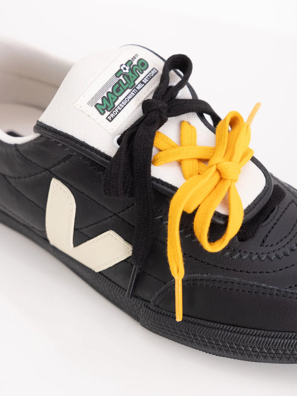 Zapatilla Veja Panenka Leather X Magliano