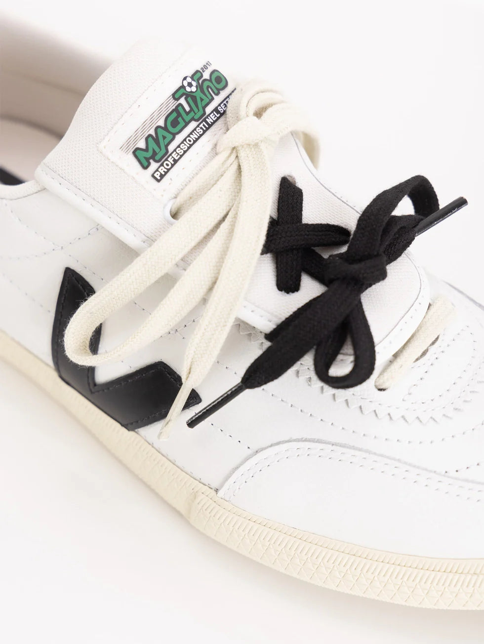 Zapatilla Veja Panenka Leather X Magliano