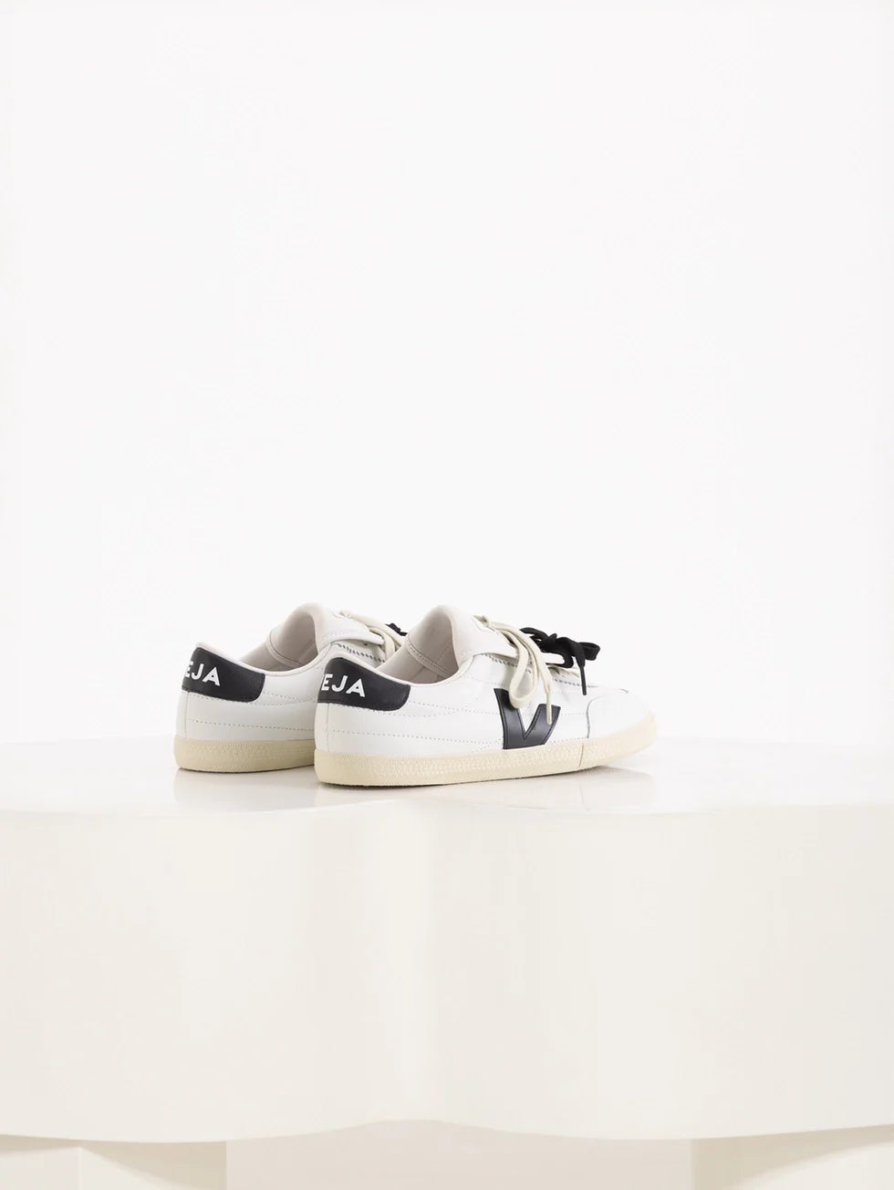 Zapatilla Veja Panenka Leather X Magliano