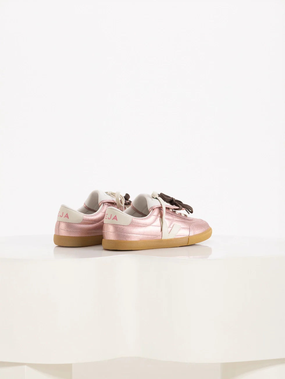 Zapatilla Veja Panenka Leather X Magliano
