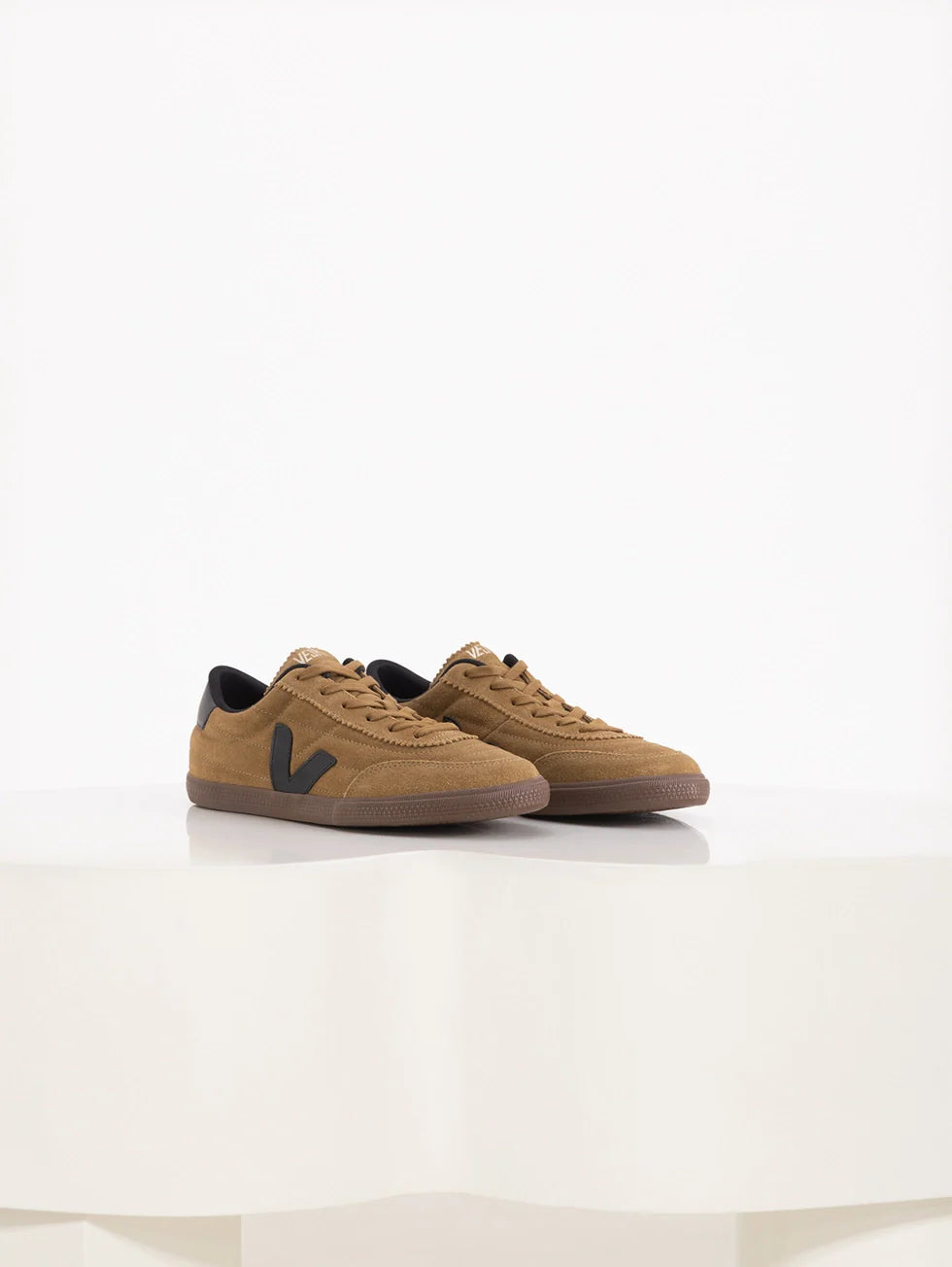 Zapatilla Veja Panenka Suede