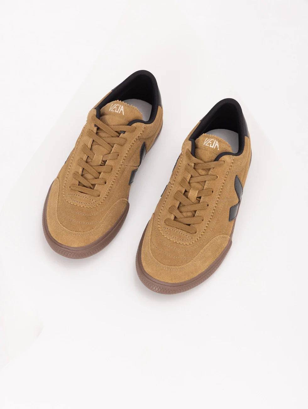 Zapatilla Veja Panenka Suede