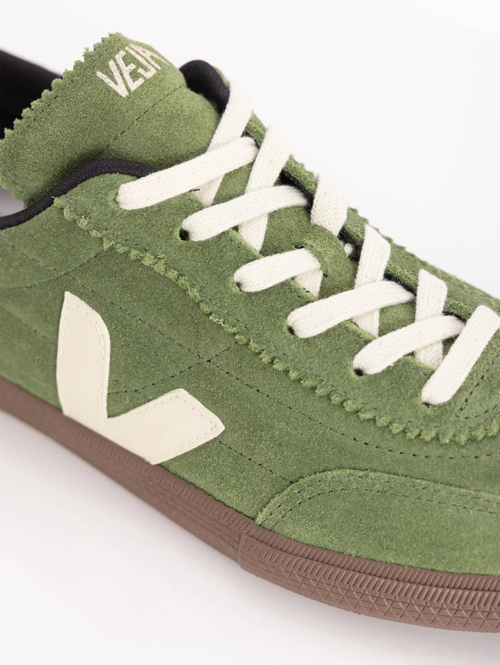 Zapatilla Veja Panenka Suede
