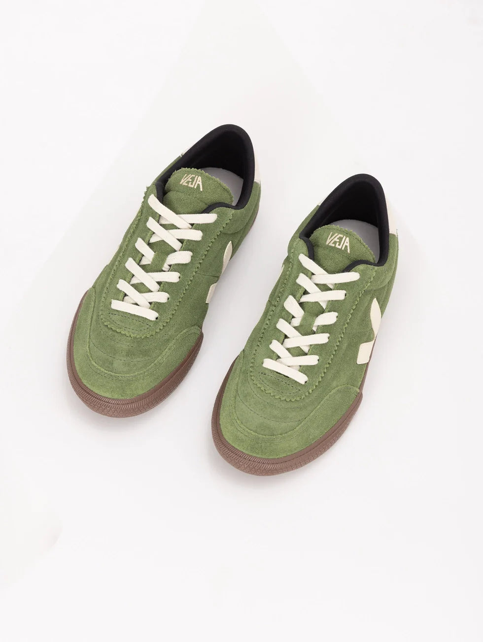 Zapatilla Veja Panenka Suede