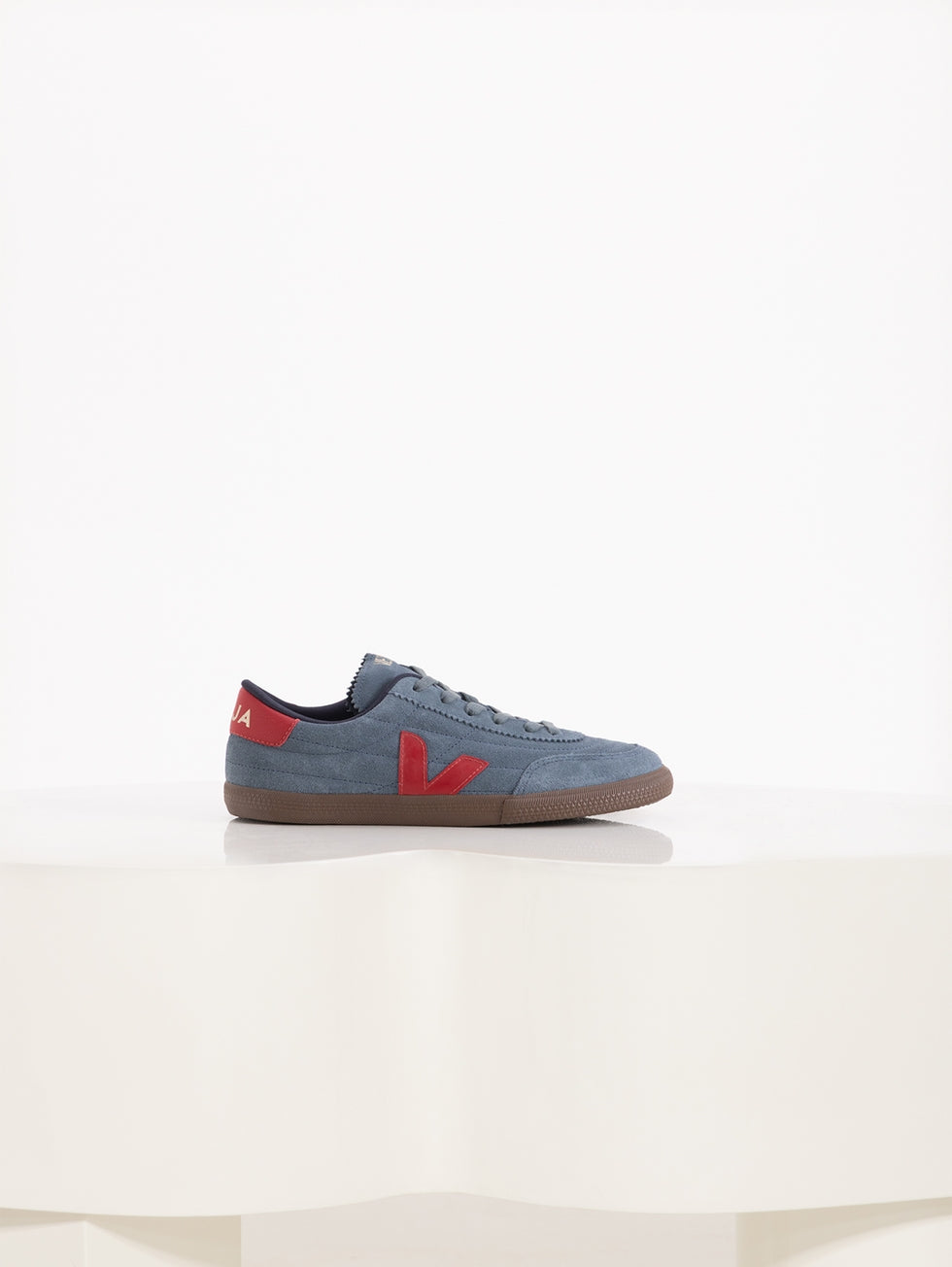 Zapatilla Veja Panenka Suede