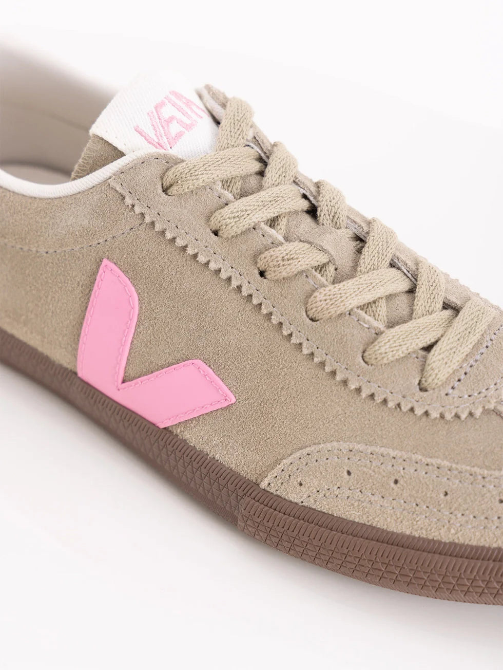 Zapatilla Veja Volley Suede