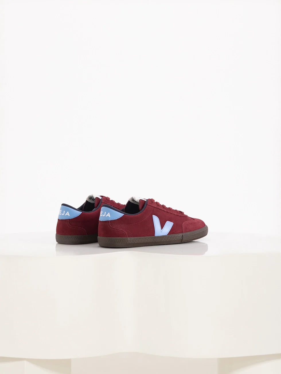 Zapatilla Veja Volley Suede