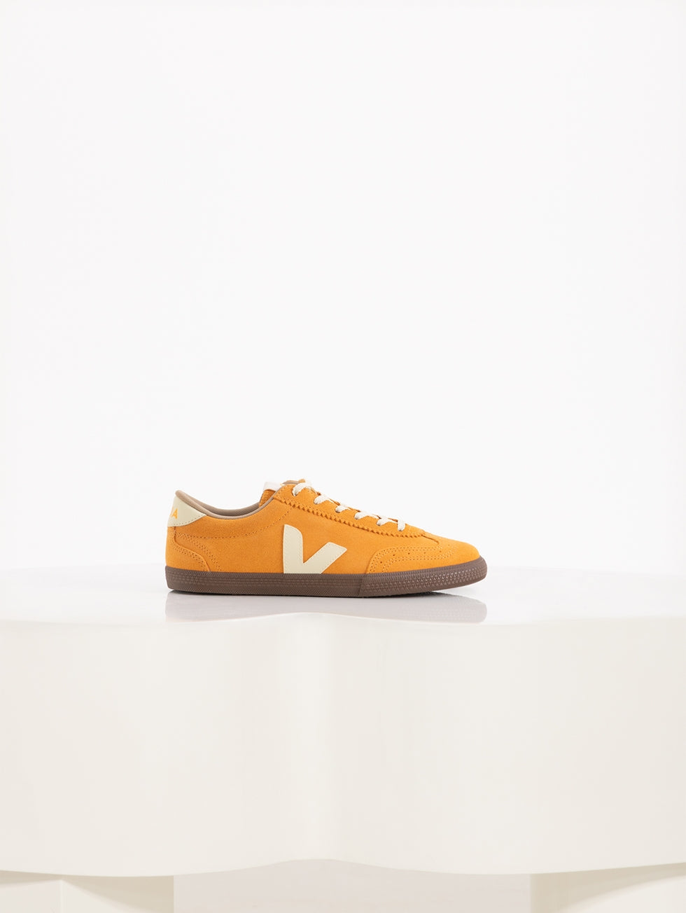 Zapatilla Veja Volley Suede